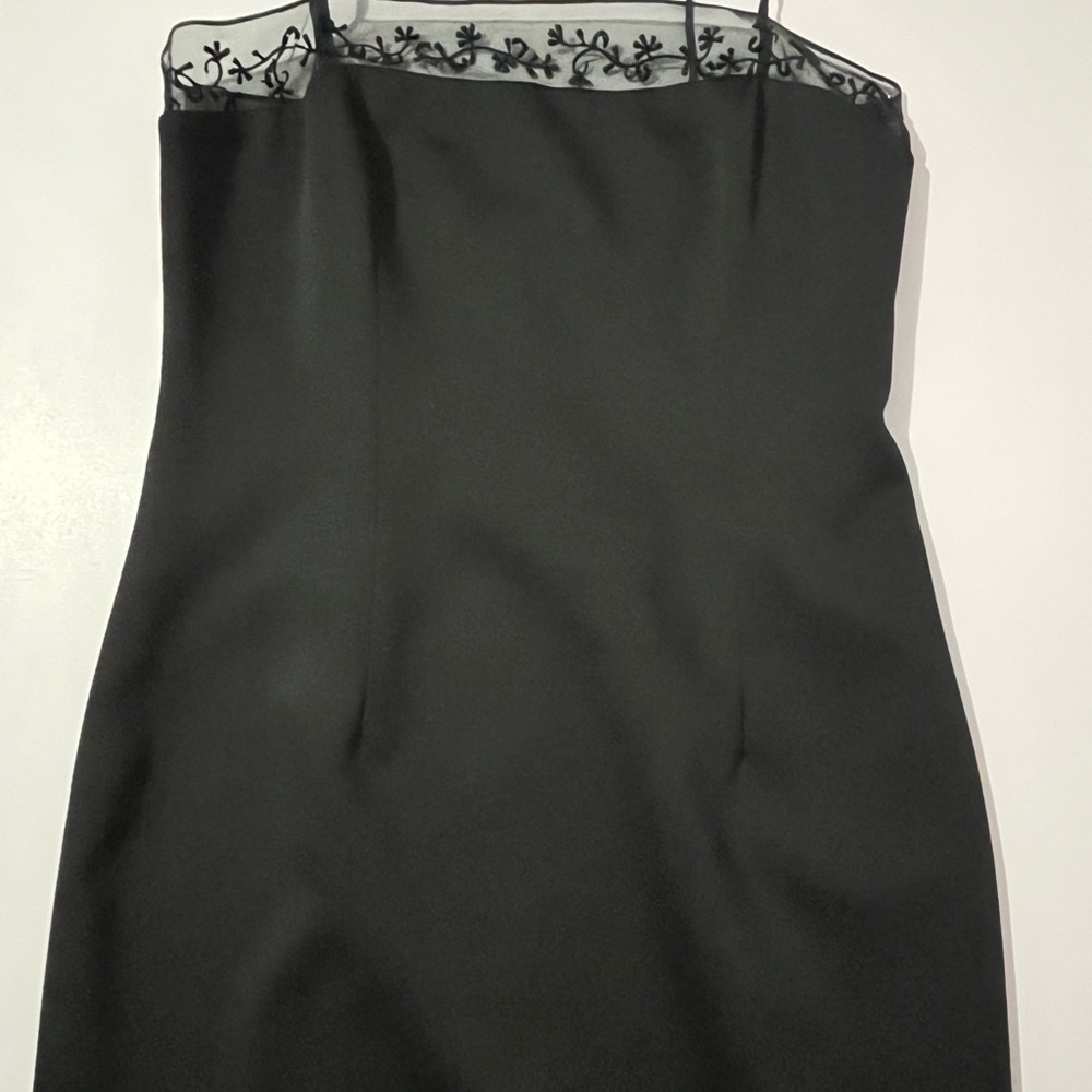 NWT Stunning 90’s Laundry by Shelli Segal Black Dress with sheer lace detailing